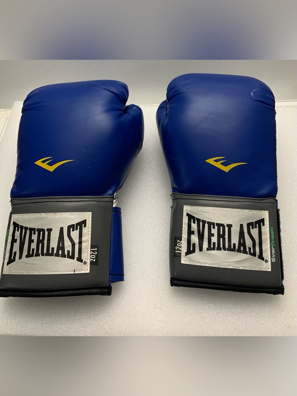 Everlast Elite Pro Style Training Boxing Gloves 12oz Blue Used